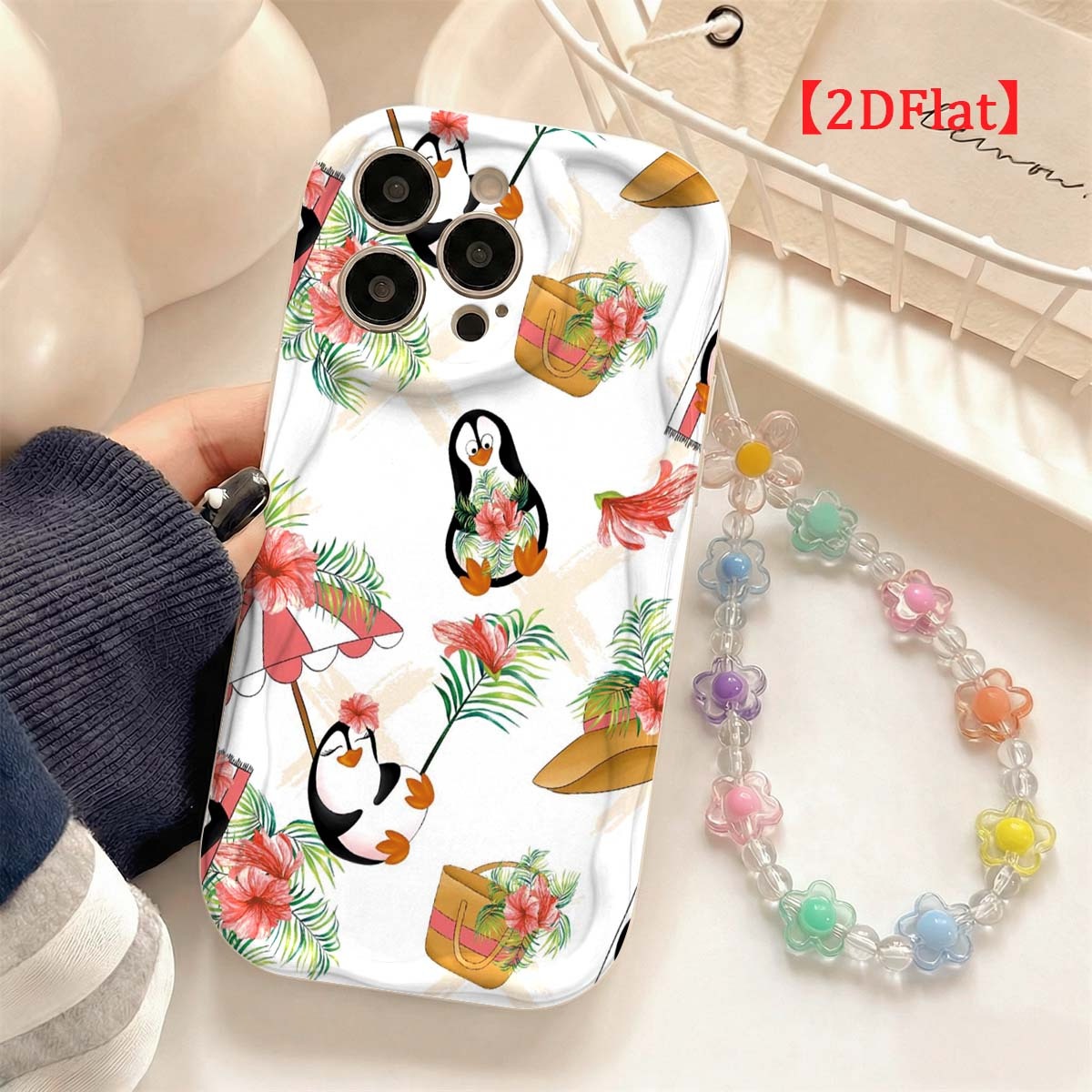 Cute Cartoon Wrist Strap Silicone Case - かわいいペンギンのスマホケース。iPhone 18、17 Pro Max、16 Pro、14、15、13、12 Pro